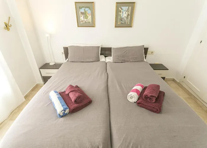 Alba 1g Fuentes De Apartment *